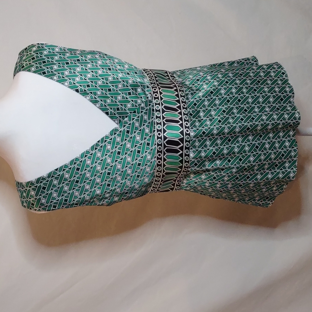 Tahari green black vneck top, Sleeveless small Blouse Nwt - Picture 4 of 5